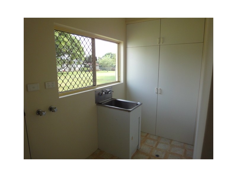 10 Alma, Atherton QLD 4883