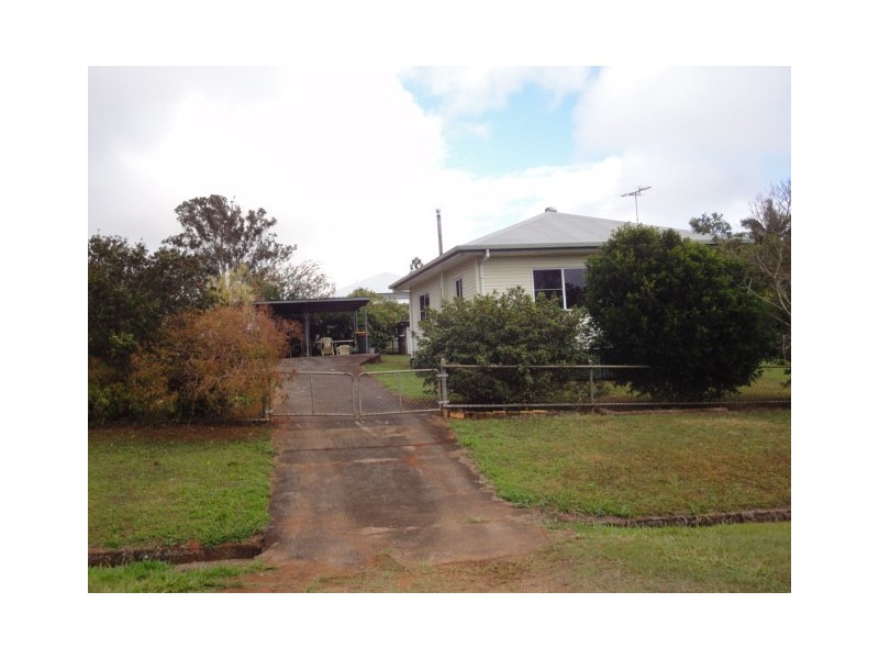 11 Oak St, Yungaburra QLD 4884