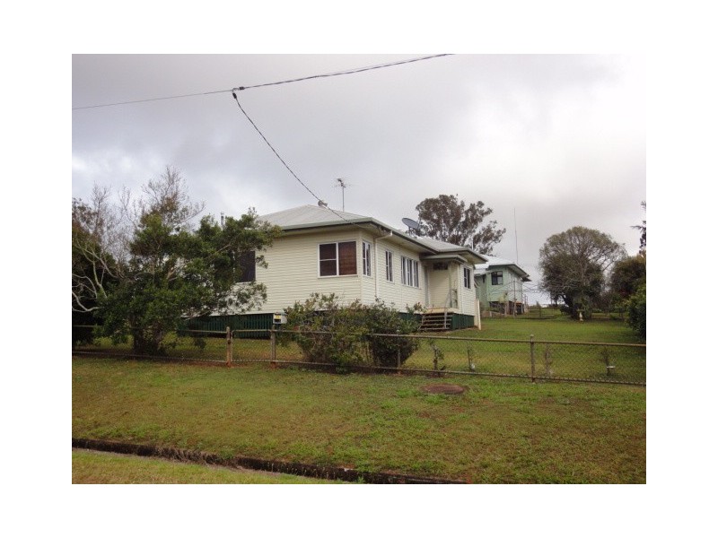 11 Oak St, Yungaburra QLD 4884