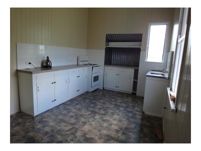 8 Florence Street, Herberton QLD 4887