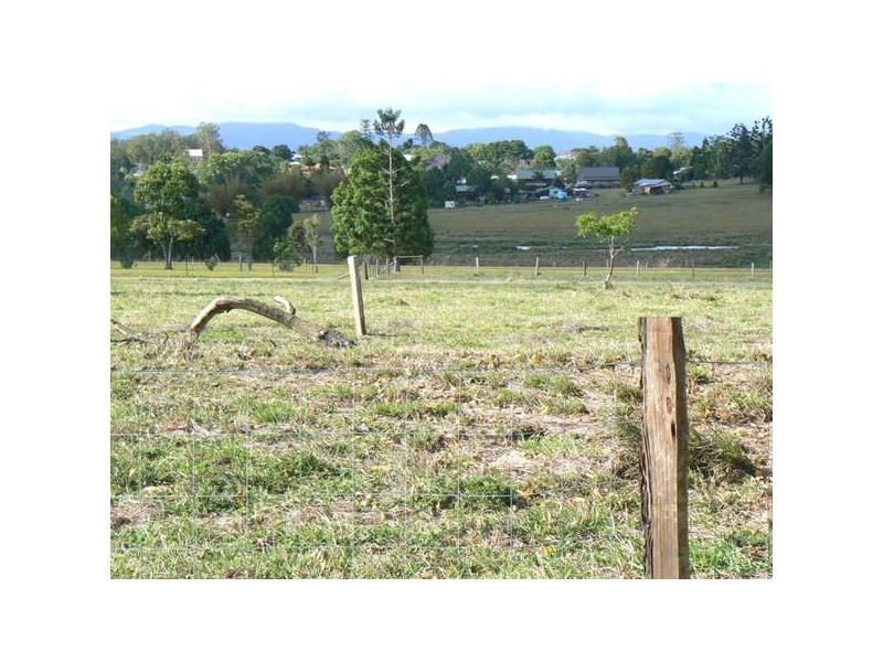 Yungaburra QLD 4884