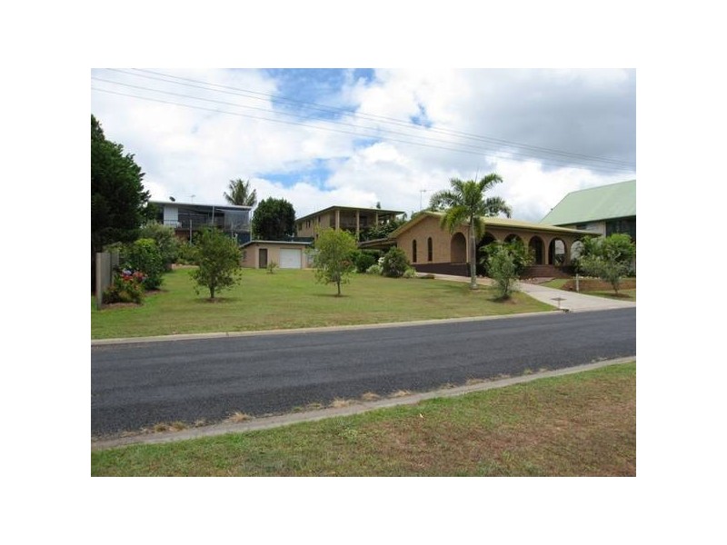 6 Palm Street, Tinaroo QLD 4872