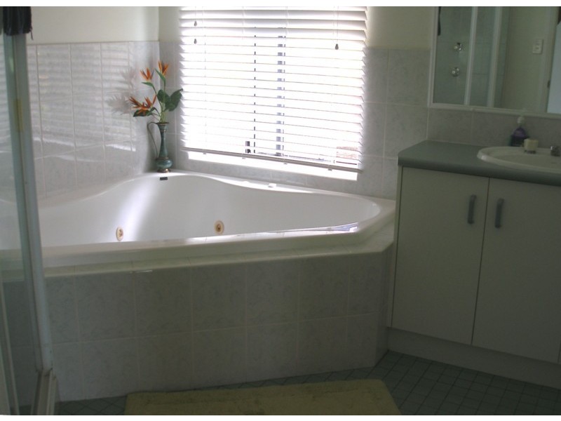 0013 Hibiscus Court,, Rocky Point QLD 4874