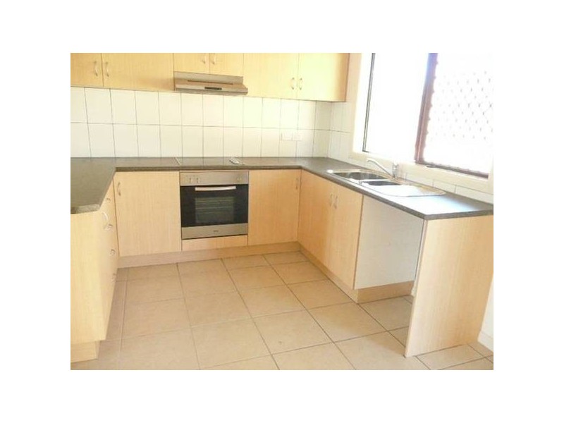 2/2 Austin, Atherton QLD 4883