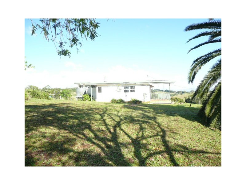 42 Toohey Road, Lake Eacham QLD 4884