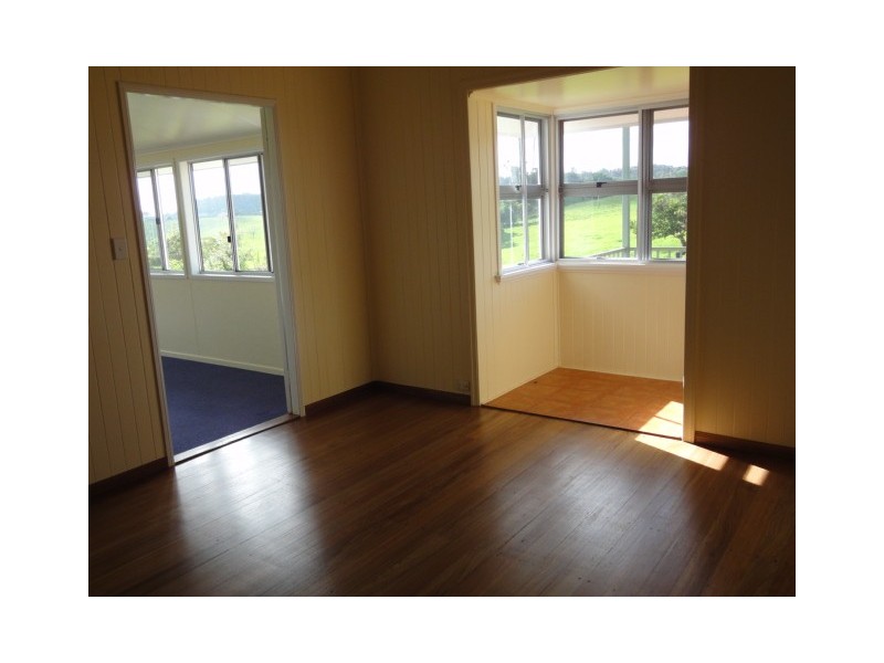 42 Toohey Road, Lake Eacham QLD 4884