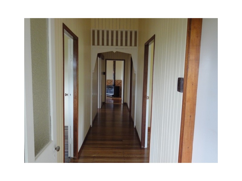 42 Toohey Road, Lake Eacham QLD 4884