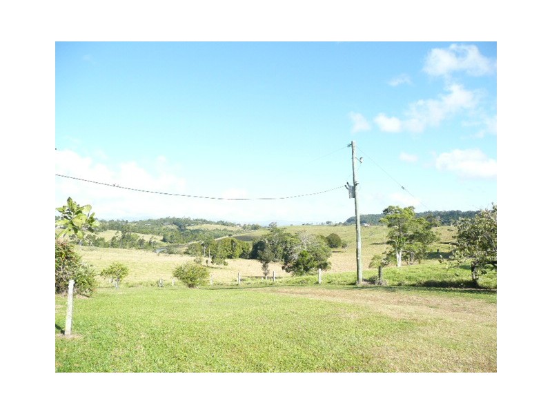 42 Toohey Road, Lake Eacham QLD 4884