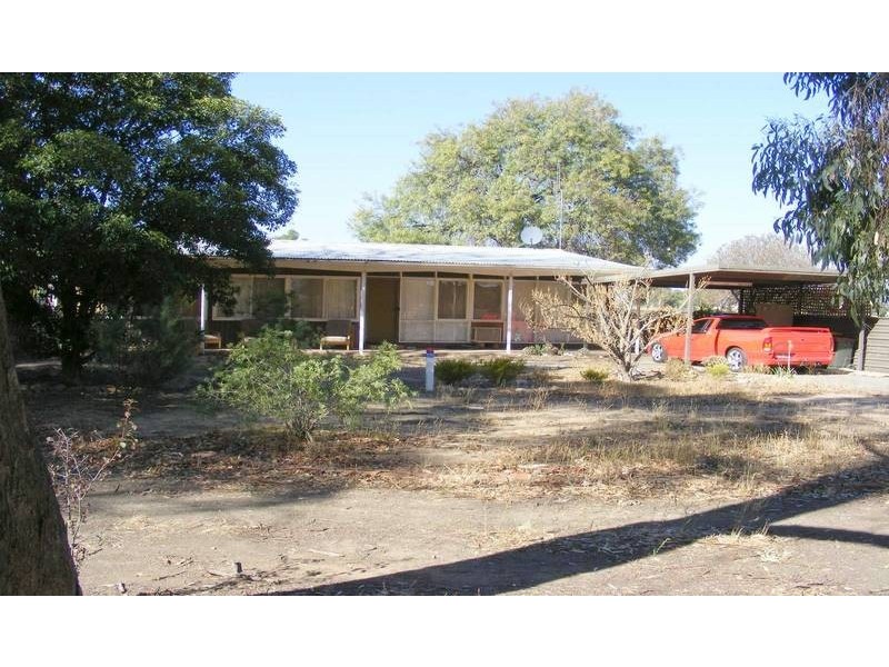76 Midland Highway, Stanhope VIC 3623