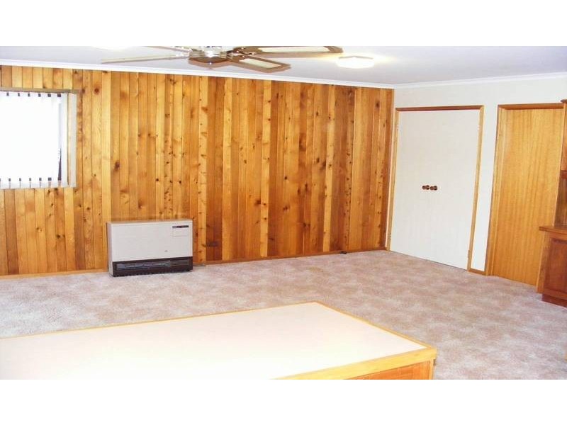 27 Outram Avenue, Kyabram VIC 3620