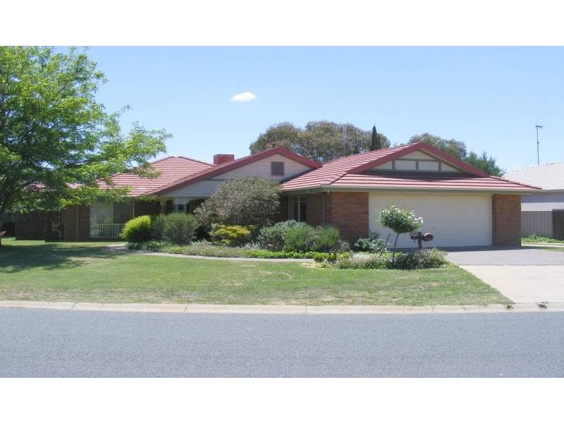 4 Munro Crescent, Kyabram VIC 3620