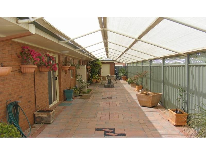 8 Deakin Grove, Tongala VIC 3621