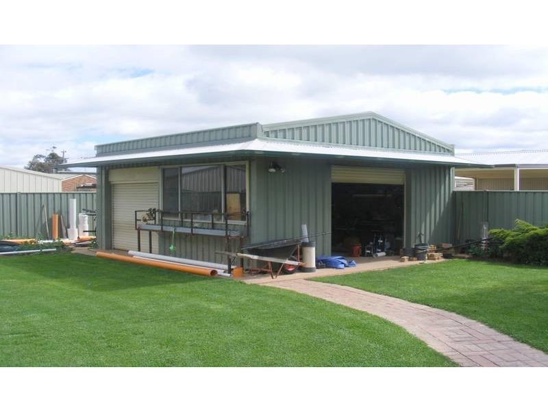 8 Deakin Grove, Tongala VIC 3621