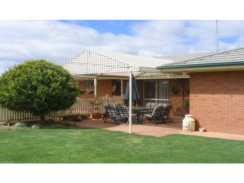8 Deakin Grove, Tongala VIC 3621