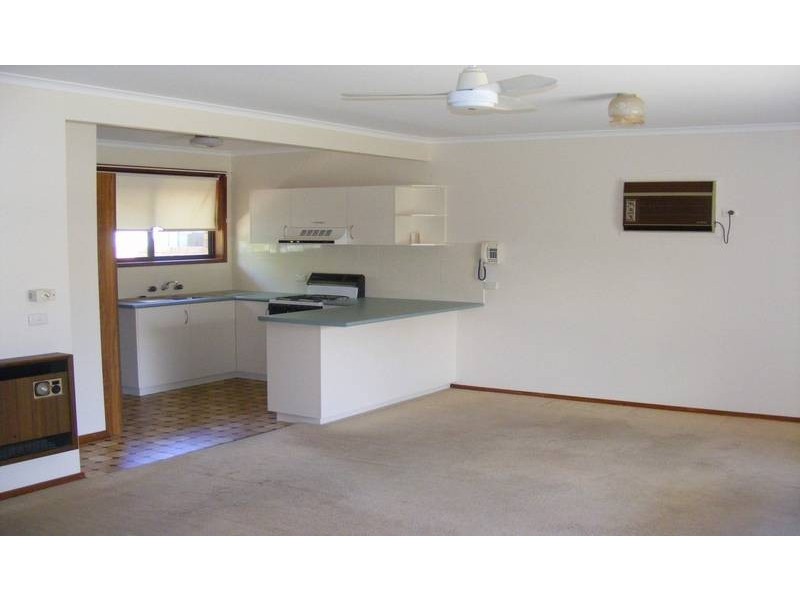 3/27 Fenaughty Street, Kyabram VIC 3620