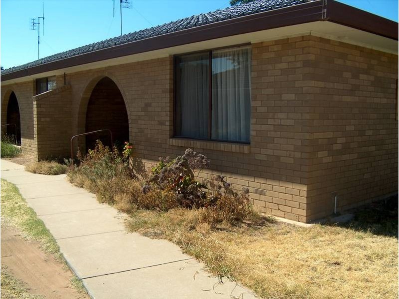 1/2 Gillespie Street, Kyabram VIC 3620