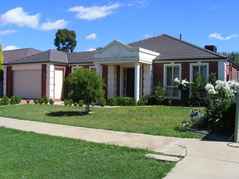 42 Munro Crescent, Kyabram VIC 3620
