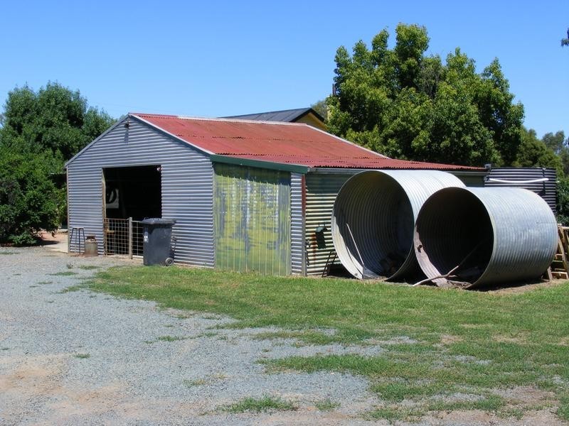43 Robinsons Lane, Kyabram VIC 3620