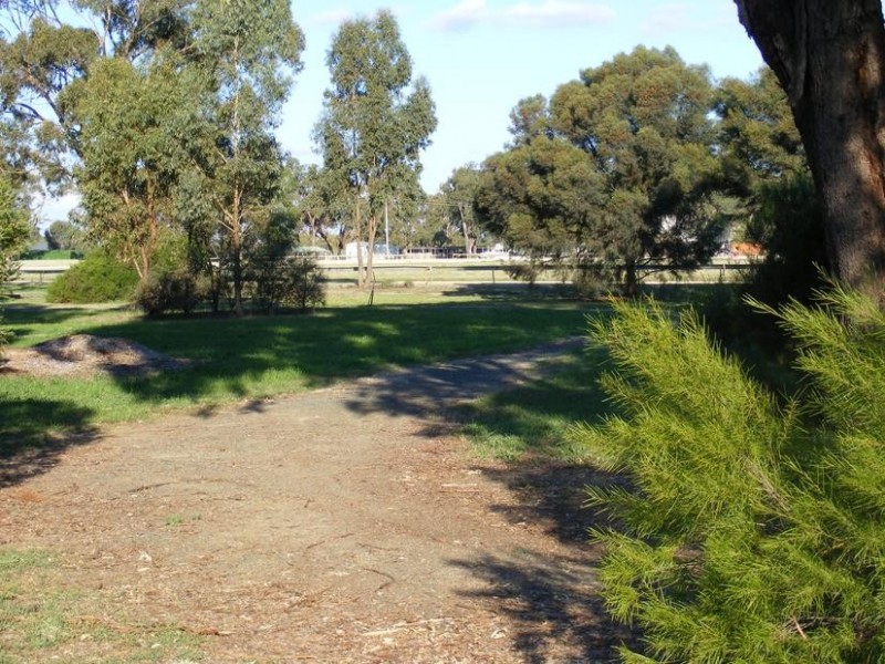 5 Outram Avenue, Kyabram VIC 3620