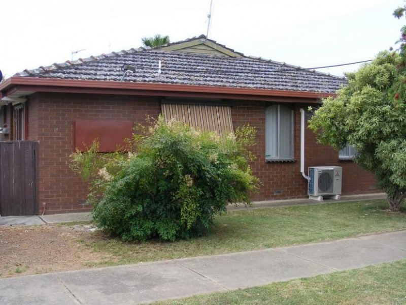 1/245 Fenaughty Street, Kyabram VIC 3620