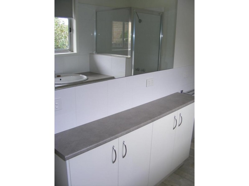 1/245 Fenaughty Street, Kyabram VIC 3620