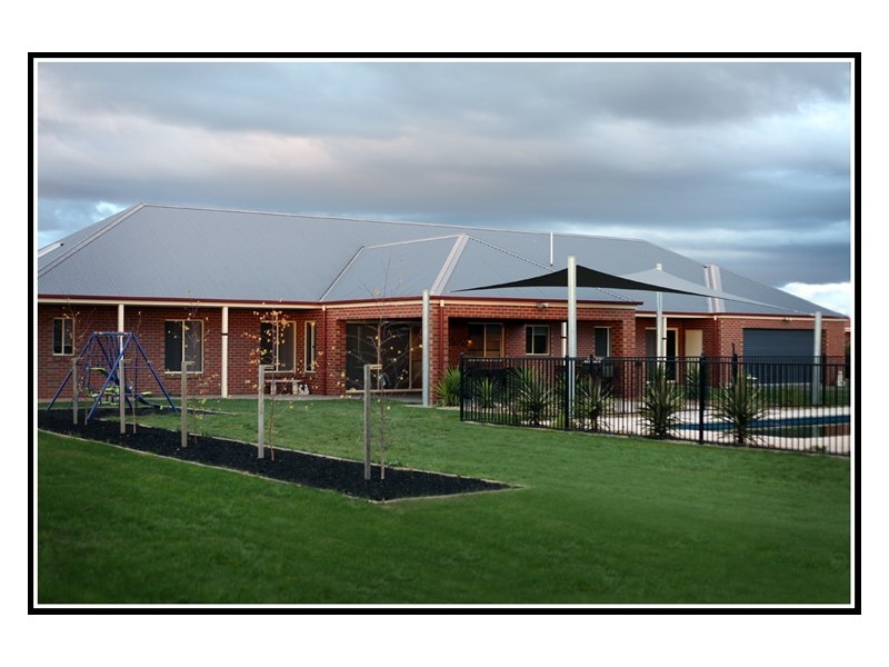 14 Jenmar Drive, Kyabram VIC 3620