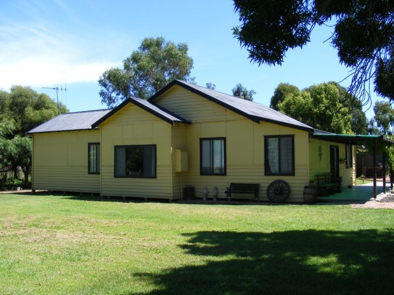 43 Robinsons Lane, Kyabram VIC 3620