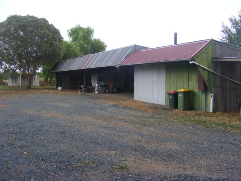 43 Robinsons Lane, Kyabram VIC 3620