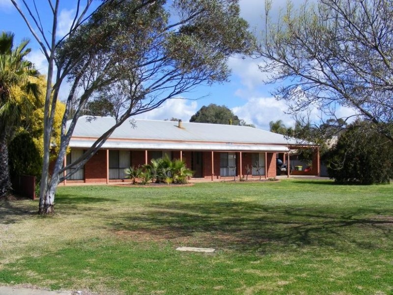 9 Munro Crescent, Kyabram VIC 3620