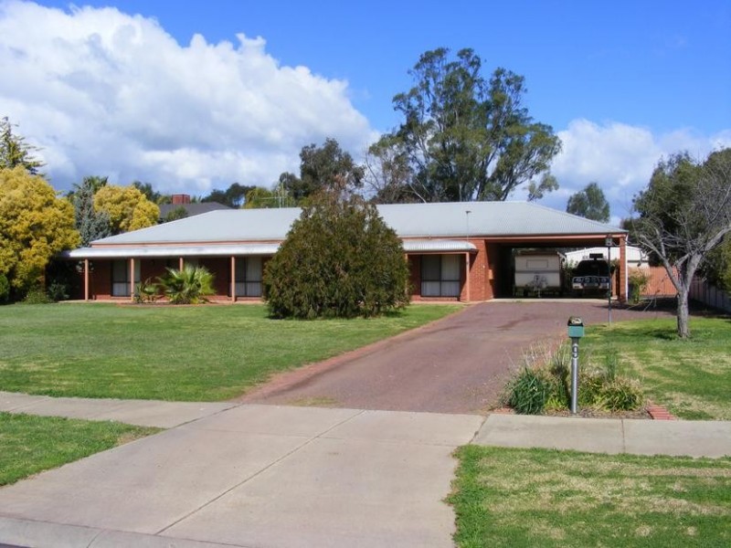9 Munro Crescent, Kyabram VIC 3620