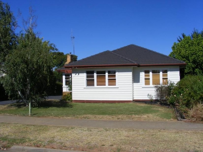 10 Lancaster Street, Kyabram VIC 3620
