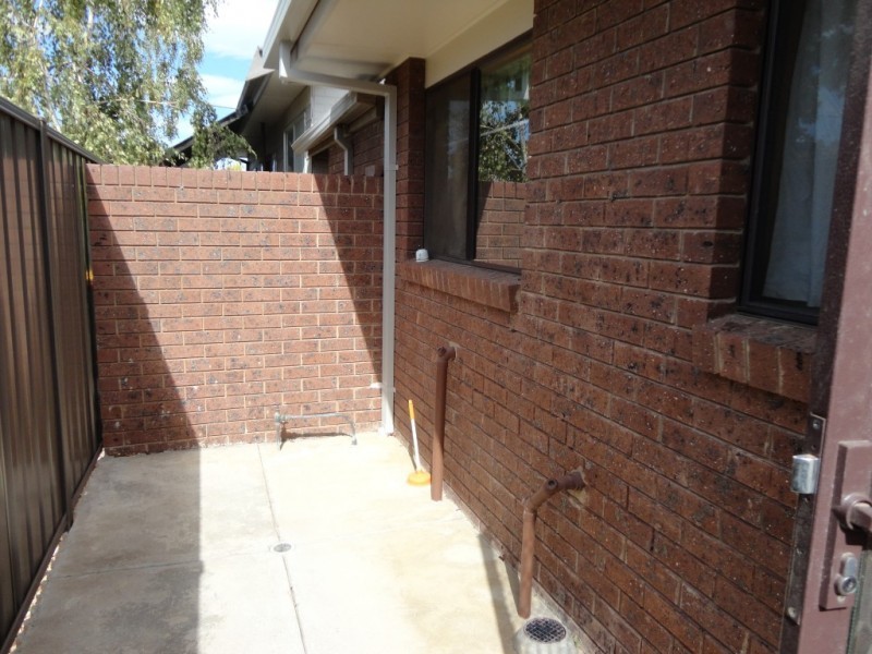 2/27 Julia Street, Kyabram VIC 3620