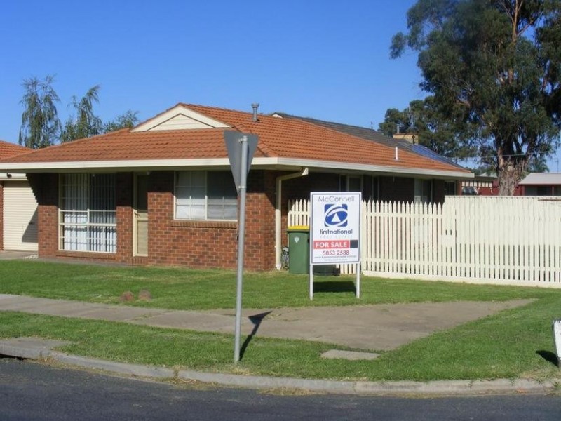 11 Barton Road, Kyabram VIC 3620
