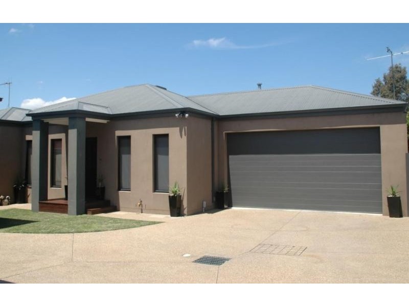 3/132 Fenaughty Street, Kyabram VIC 3620