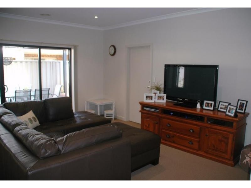 3/132 Fenaughty Street, Kyabram VIC 3620