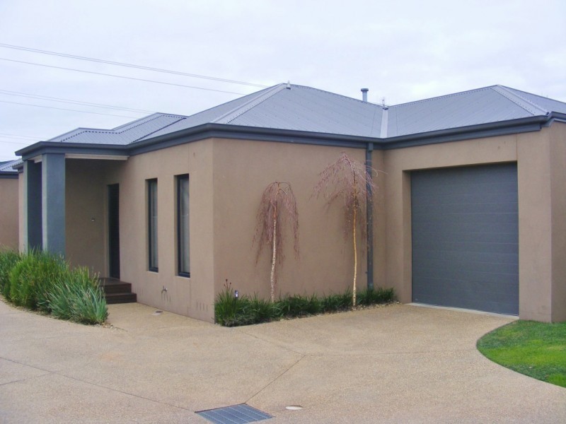 2/132 Fenaughty Street, Kyabram VIC 3620