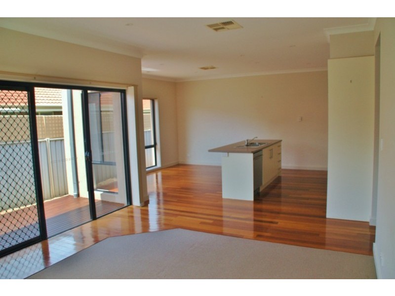 2/132 Fenaughty Street, Kyabram VIC 3620