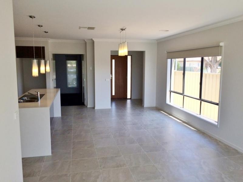 1/9 Hawkins Street, Kyabram VIC 3620