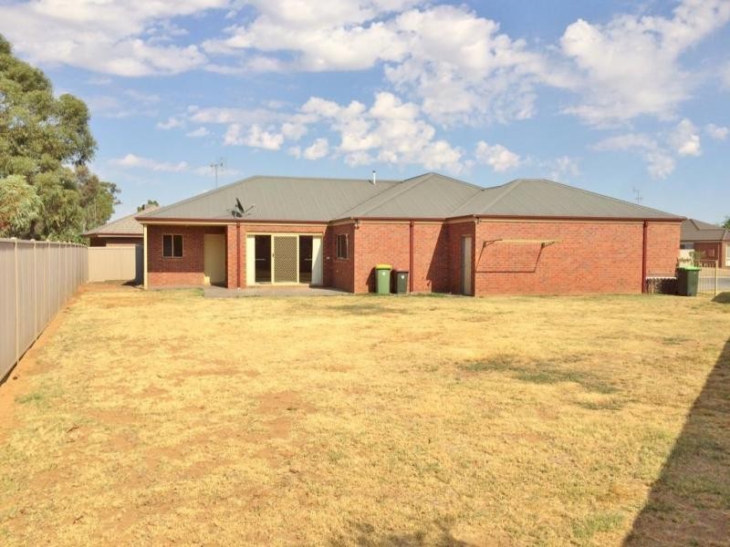 15 Henley Close, Kyabram VIC 3620