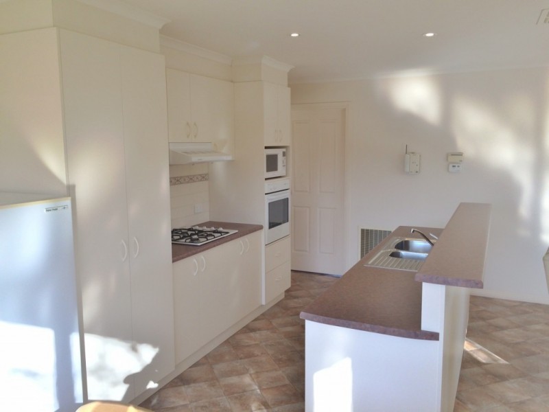 8 Henley Close, Kyabram VIC 3620