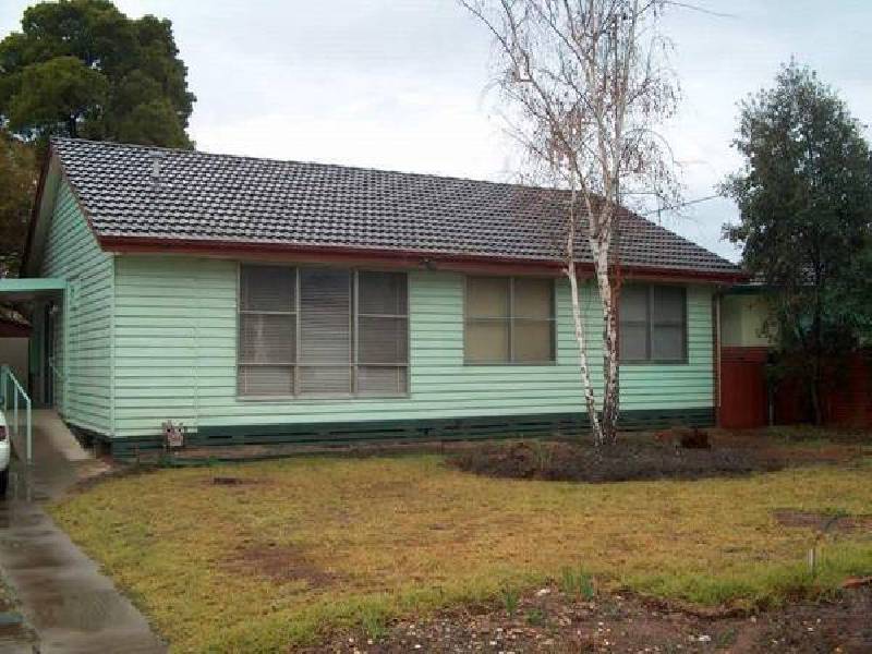 24 Lynton Crescent, Kyabram VIC 3620