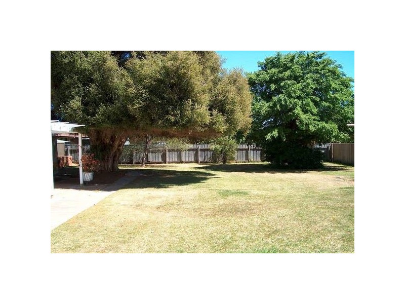 16 Saunders Street, Kyabram VIC 3620