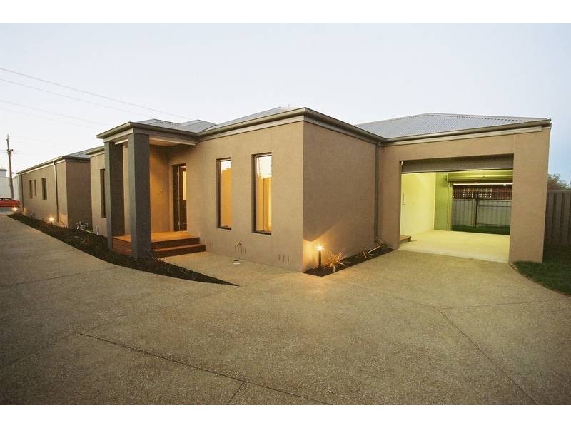 2/132 Fenaughty Street, Kyabram VIC 3620