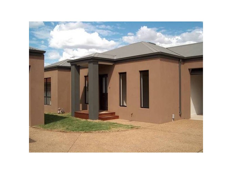 3/132 Fenaughty Street, Kyabram VIC 3620