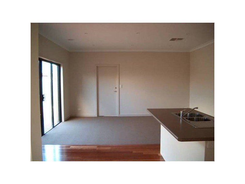 3/132 Fenaughty Street, Kyabram VIC 3620