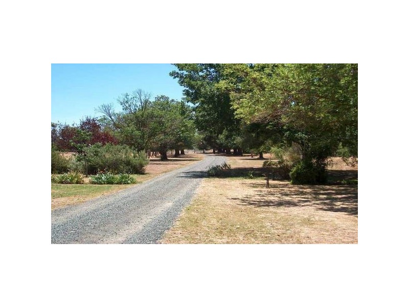 1933 Mcbain Road, Koyuga VIC 3622