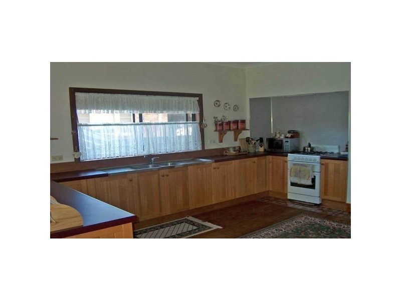 8 Hawkins Street, Kyabram VIC 3620