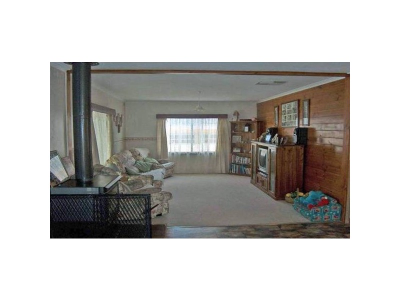 8 Hawkins Street, Kyabram VIC 3620