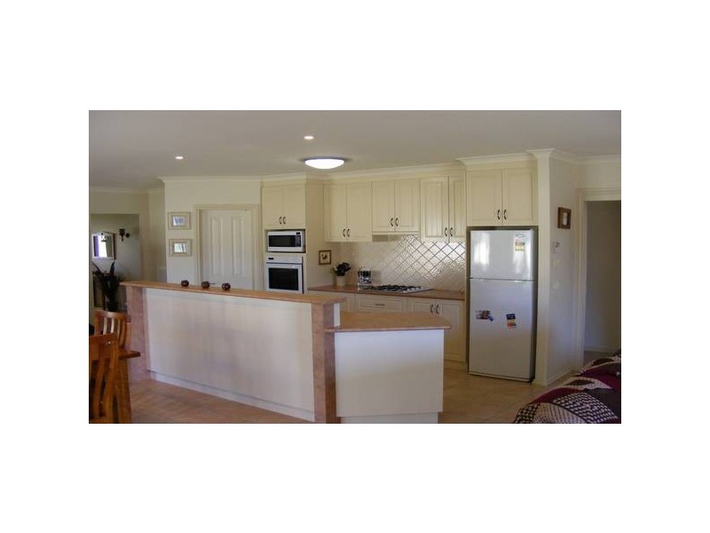 27 Deakin Grove, Tongala VIC 3621