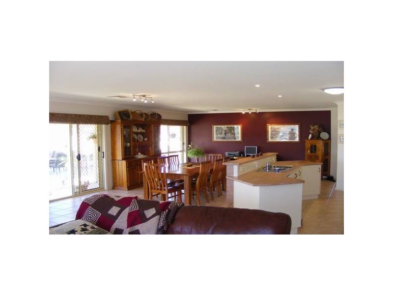 27 Deakin Grove, Tongala VIC 3621